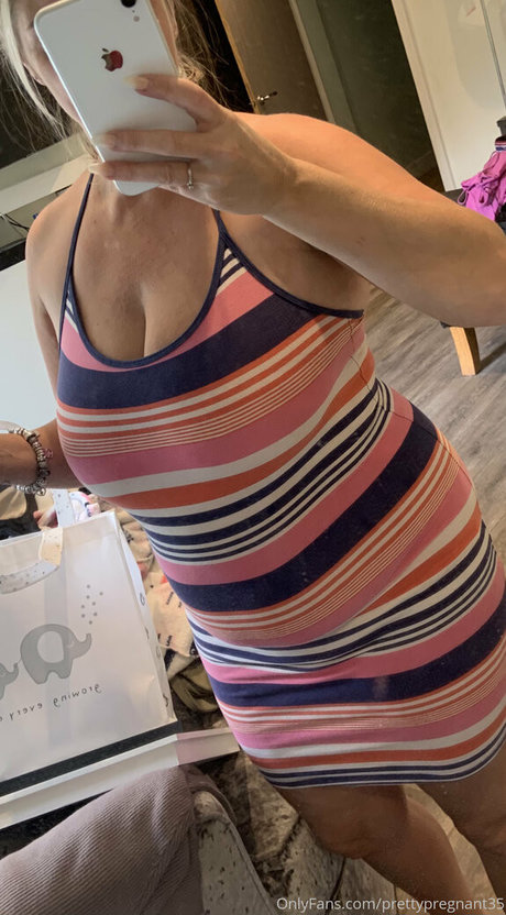 Nacktes geleaktes OnlyFans-Foto von Prettypregnant35