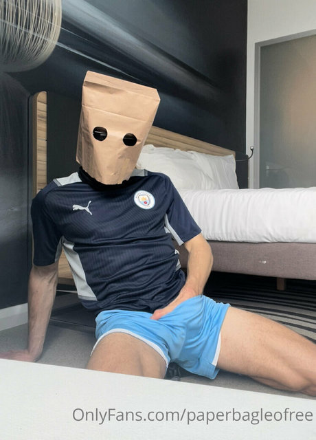 Nacktes geleaktes OnlyFans-Foto von Paperbagfree
