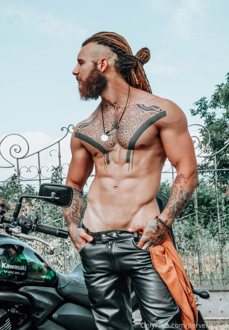 Nacktes geleaktes OnlyFans-Foto von Pervertmilan