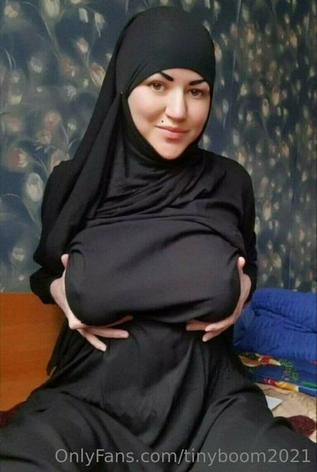 Nacktes geleaktes OnlyFans-Foto von Tinyboom2021