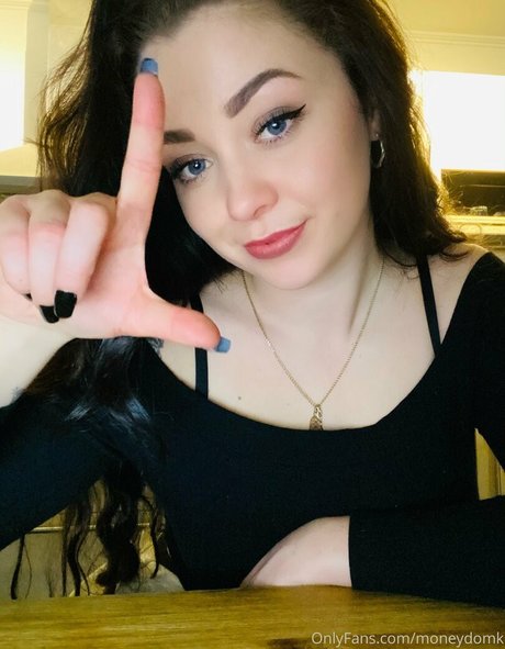 Nacktes geleaktes OnlyFans-Foto von Moneydomk