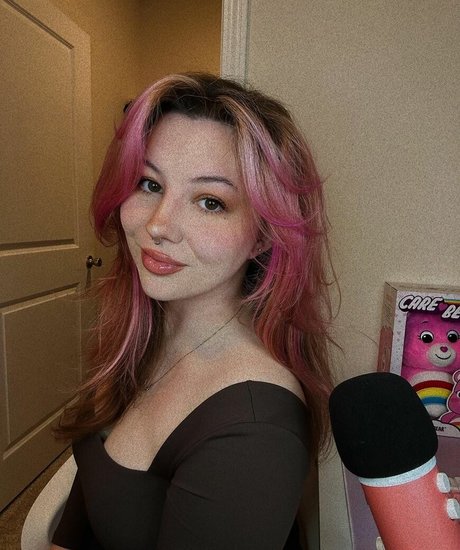 Nacktes geleaktes OnlyFans-Foto von Kendi Ken Asmr