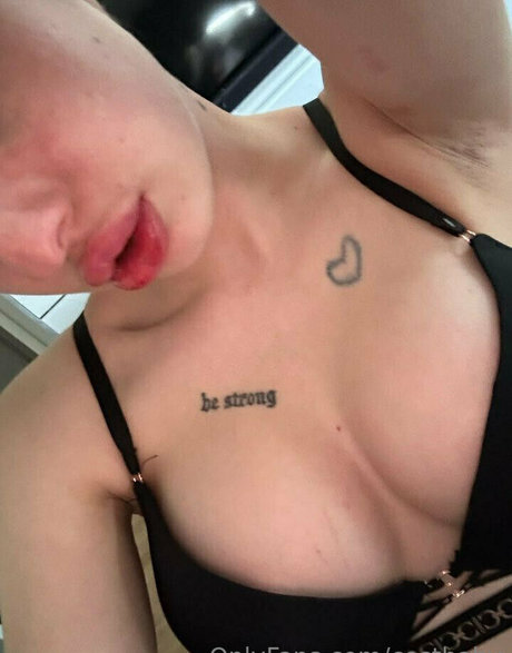 Nacktes geleaktes OnlyFans-Foto von Costbaby
