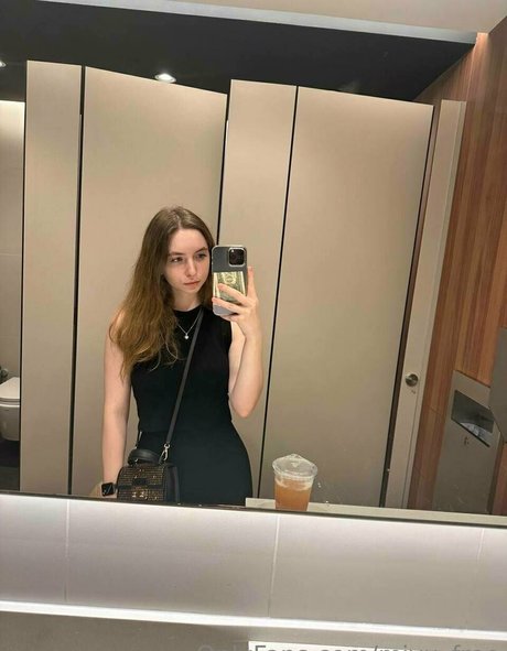 Nacktes geleaktes OnlyFans-Foto von Miyufree