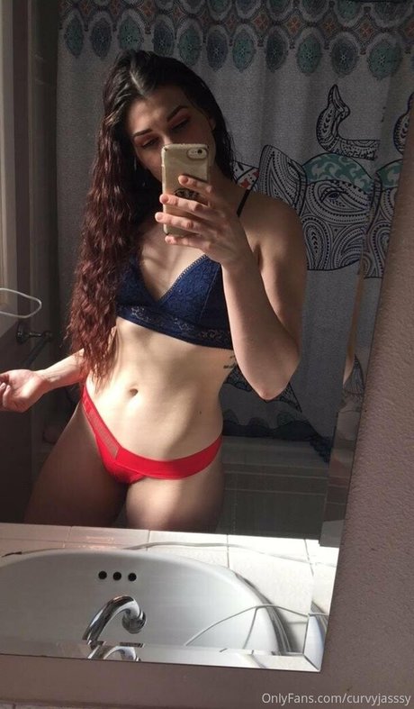 Curvyjasssy
