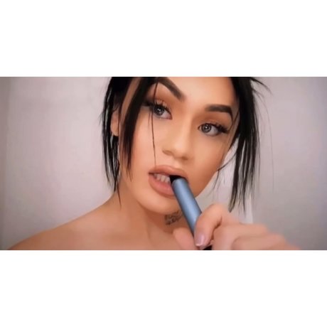 Nacktes geleaktes OnlyFans-Foto von Alexathebaddy