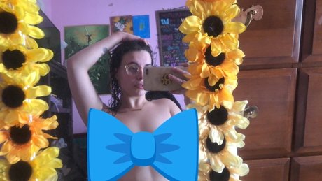 Nacktes geleaktes OnlyFans-Foto von Abs