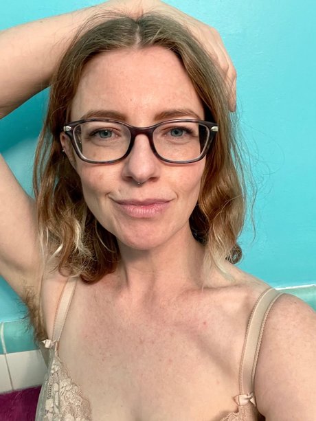 Nacktes geleaktes OnlyFans-Foto von Erin