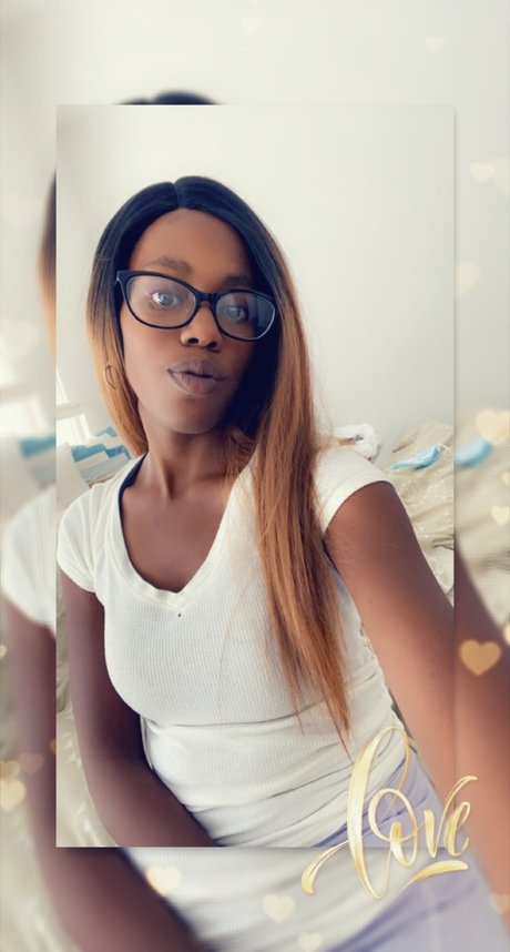 Nacktes geleaktes OnlyFans-Foto von Paradise