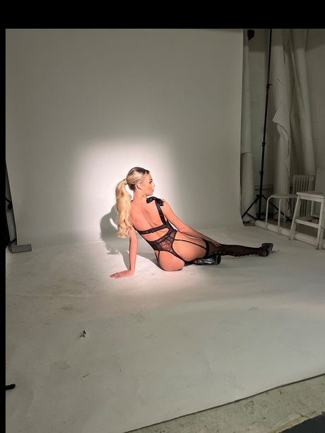 Nacktes geleaktes OnlyFans-Foto von Paige Booth
