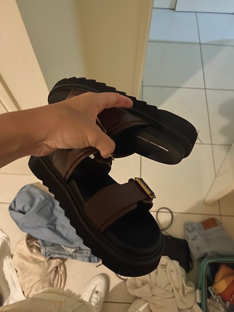 Nacktes geleaktes OnlyFans-Foto von Peanut