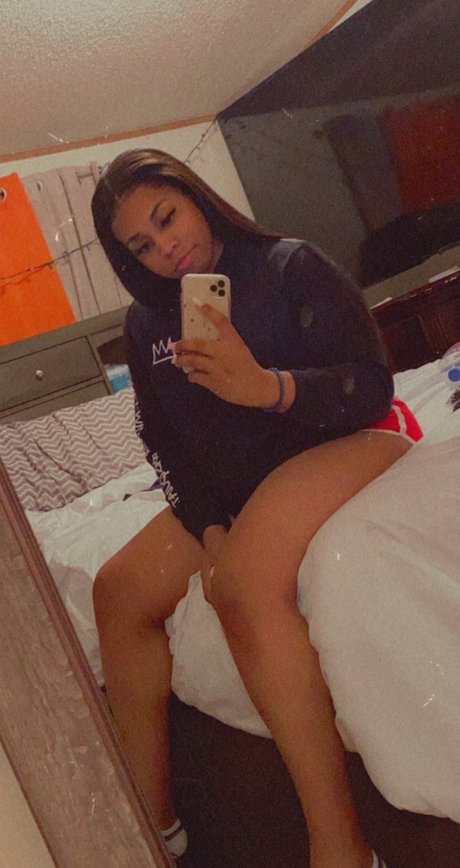 Nacktes geleaktes OnlyFans-Foto von L A D Y 