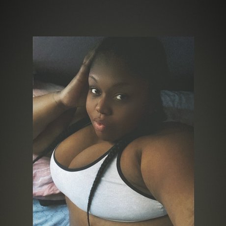 Nacktes geleaktes OnlyFans-Foto von Pierced Princess