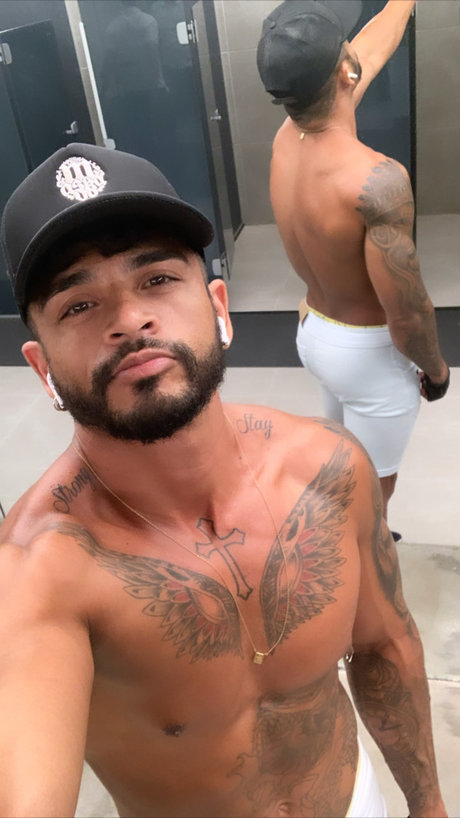 Nacktes geleaktes OnlyFans-Foto von Davydmotta