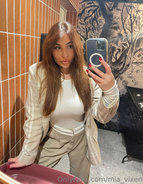 Mia_vixen