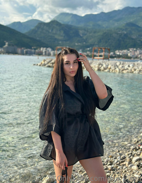 Nacktes geleaktes OnlyFans-Foto von Miavixen