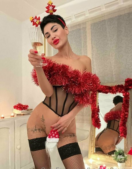 Nacktes geleaktes OnlyFans-Foto von Thebaddestm0mmy