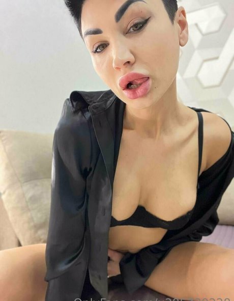 Nacktes geleaktes OnlyFans-Foto von Thebaddestm0mmy