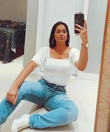 Nacktes geleaktes OnlyFans-Foto von Izabelly Linhares
