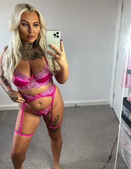 Nacktes geleaktes OnlyFans-Foto von Inkedblondieeee