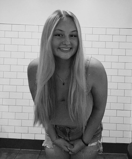 Nacktes geleaktes OnlyFans-Foto von Anya Marie