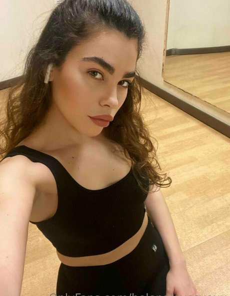 Nacktes geleaktes OnlyFans-Foto von Helenalovesyoux