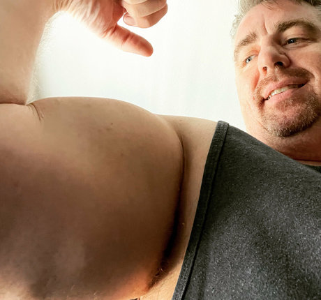 Nacktes geleaktes OnlyFans-Foto von Outihulk