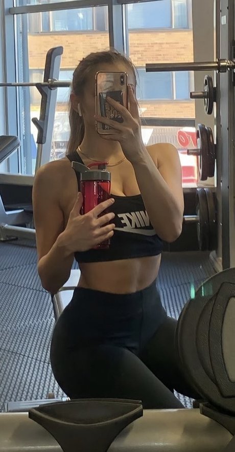 Nacktes geleaktes OnlyFans-Foto von Romane Salvetti