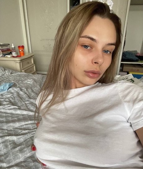 Nacktes geleaktes OnlyFans-Foto von Mihalina Novakovskaya