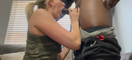 Nacktes geleaktes OnlyFans-Foto von Midwestthangs