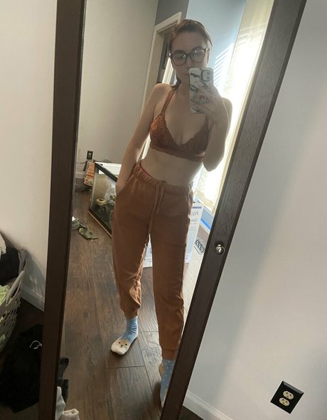 Nacktes geleaktes OnlyFans-Foto von Embertay