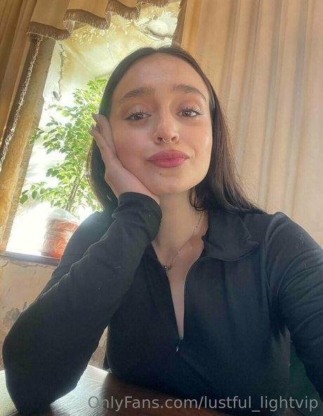 Lustful_lightvip