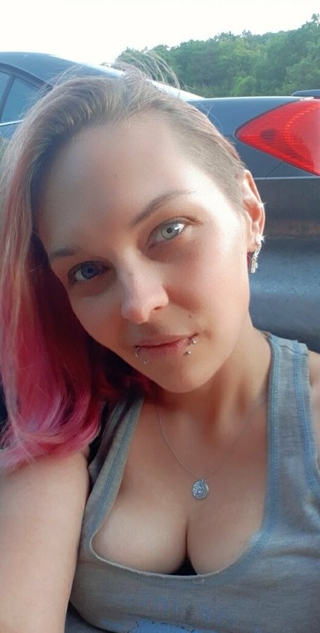 Nacktes geleaktes OnlyFans-Foto von Wyldestardust