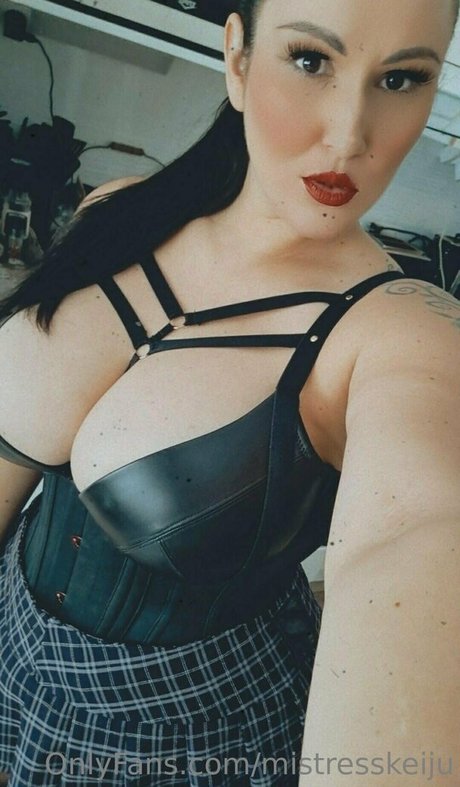 Nacktes geleaktes OnlyFans-Foto von Mistresskeiju