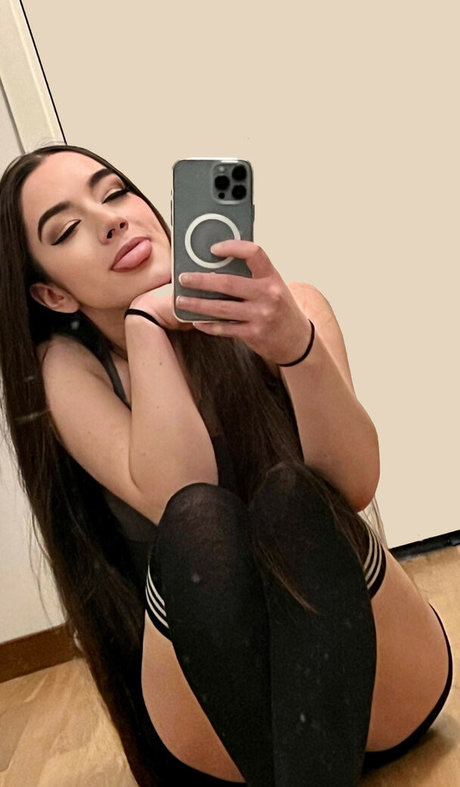 Nacktes geleaktes OnlyFans-Foto von Miss Mikkaa