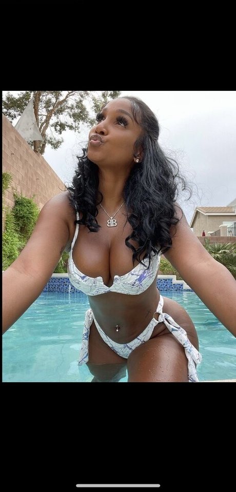 Nacktes geleaktes OnlyFans-Foto von Bernice Burgos