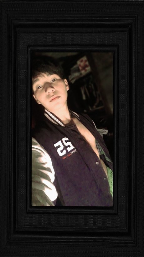 Nacktes geleaktes OnlyFans-Foto von David Trs