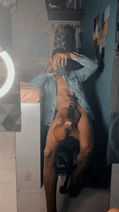 Nacktes geleaktes OnlyFans-Foto von Ray Yates
