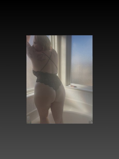 Nacktes geleaktes OnlyFans-Foto von Randi
