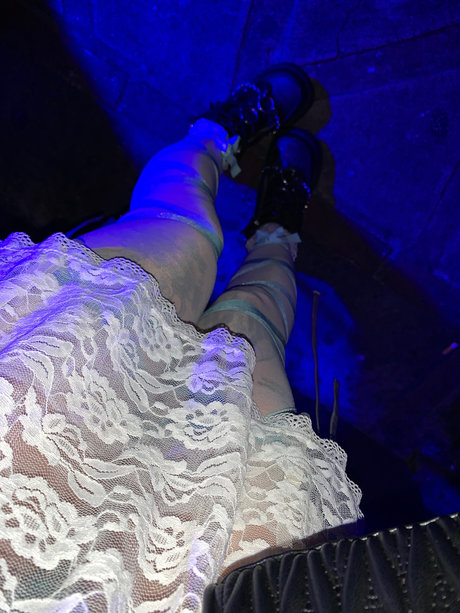 Nacktes geleaktes OnlyFans-Foto von Ros3bl00d