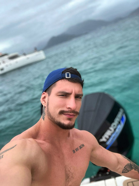 Nacktes geleaktes OnlyFans-Foto von More S A L V A D O R
