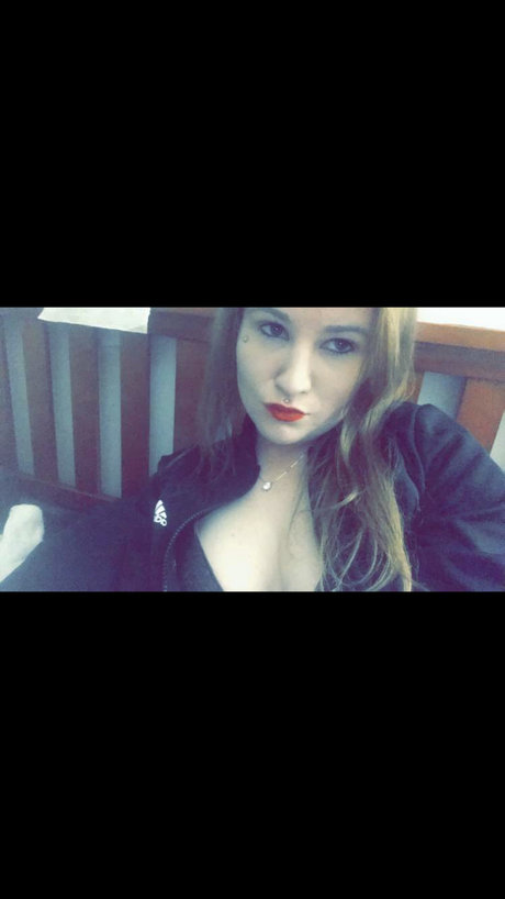 Nacktes geleaktes OnlyFans-Foto von Sabrina Michelle