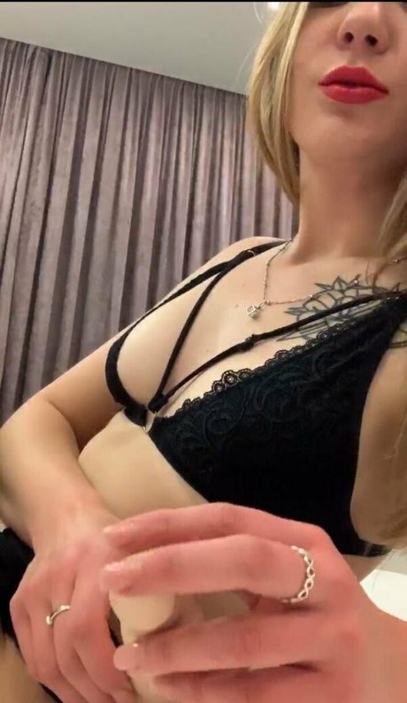 Nacktes geleaktes OnlyFans-Foto von Milenasweet