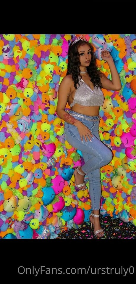 Nacktes geleaktes OnlyFans-Foto von Urstrulyali