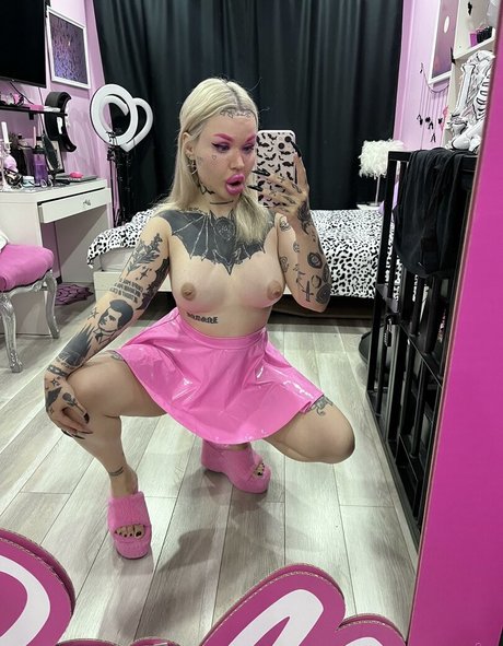 Nasty_bimbo