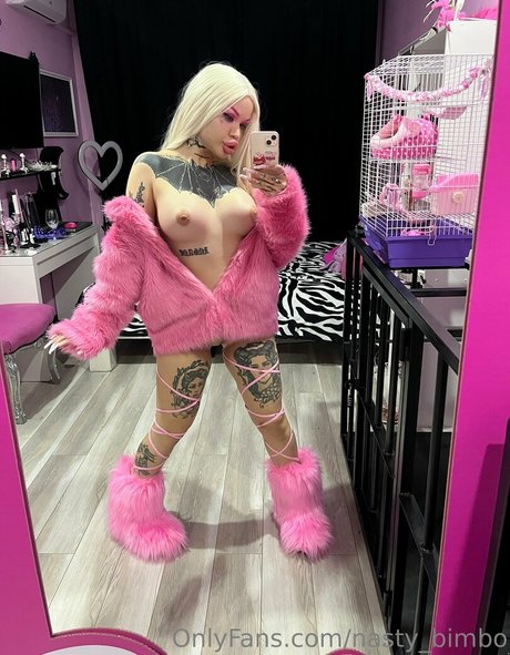 Nasty_bimbo