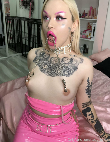 Nasty_bimbo