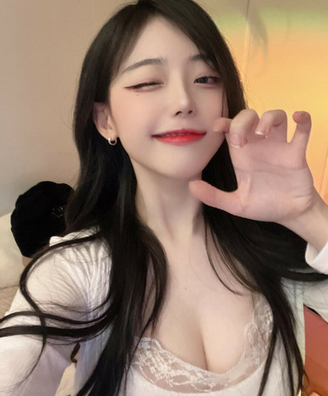 Nacktes geleaktes OnlyFans-Foto von Hinachan01