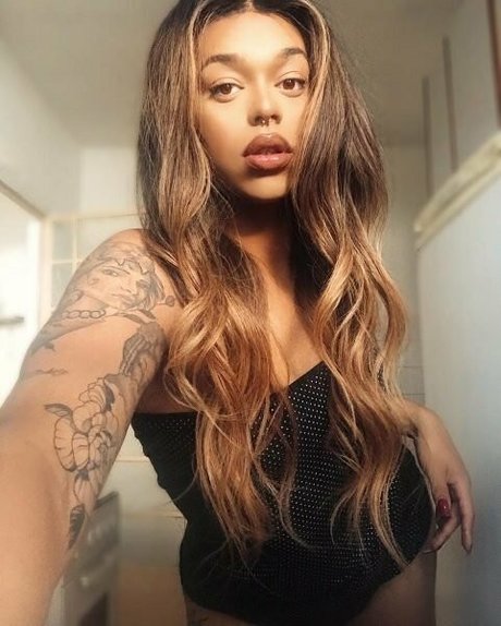Nacktes geleaktes OnlyFans-Foto von Transsohot