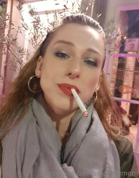 Smokingmom